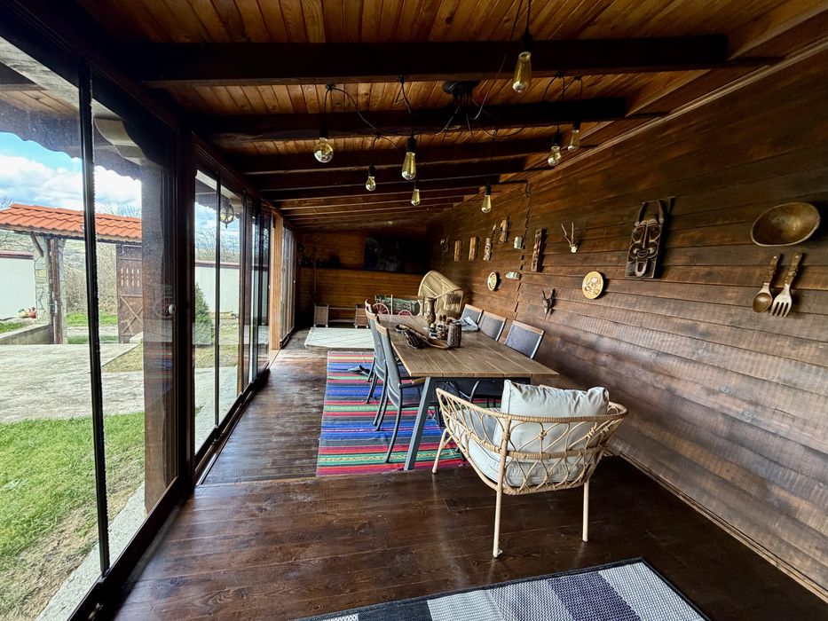 Реновирана къща - гр. Каспичан, кв. Калугерица