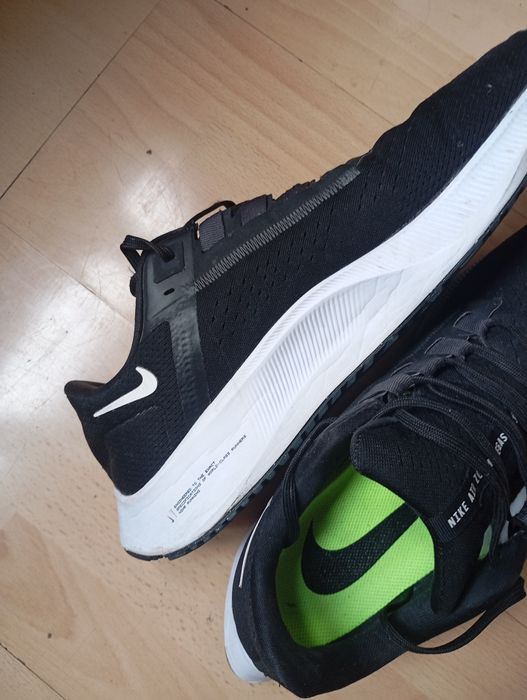 Vind Nike  in stare perfectă