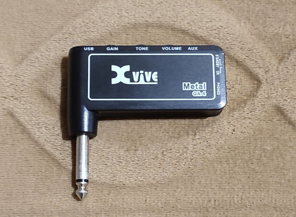 Портативный гитарный процессор Xvive GA4 Metal
