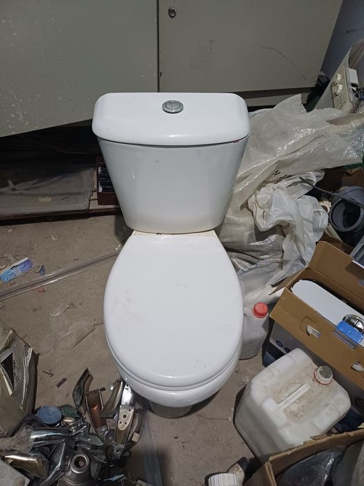 Унитаз рабочий. 5000