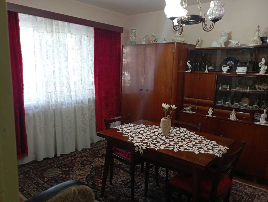 Apartament 2 camere,cu balcon-parter-zona pietei centrale Deva
