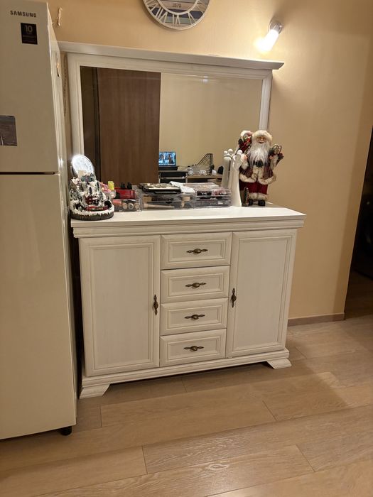 Comoda living VM3, 2 usi, 4 sertare, Alb Antichizat, 128 x 46 x 97 cm