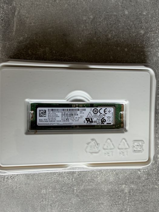 Samsung PM981a 1TB NVMe M.2 SSD