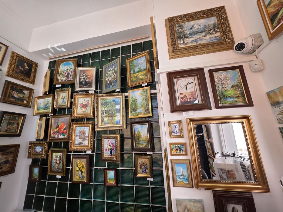 Vând afacere la cheie: atelier profesional de înrămari si mică galerie de arta
