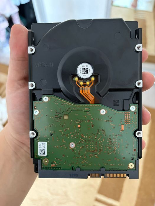 Продам жёсткий диск 8тб