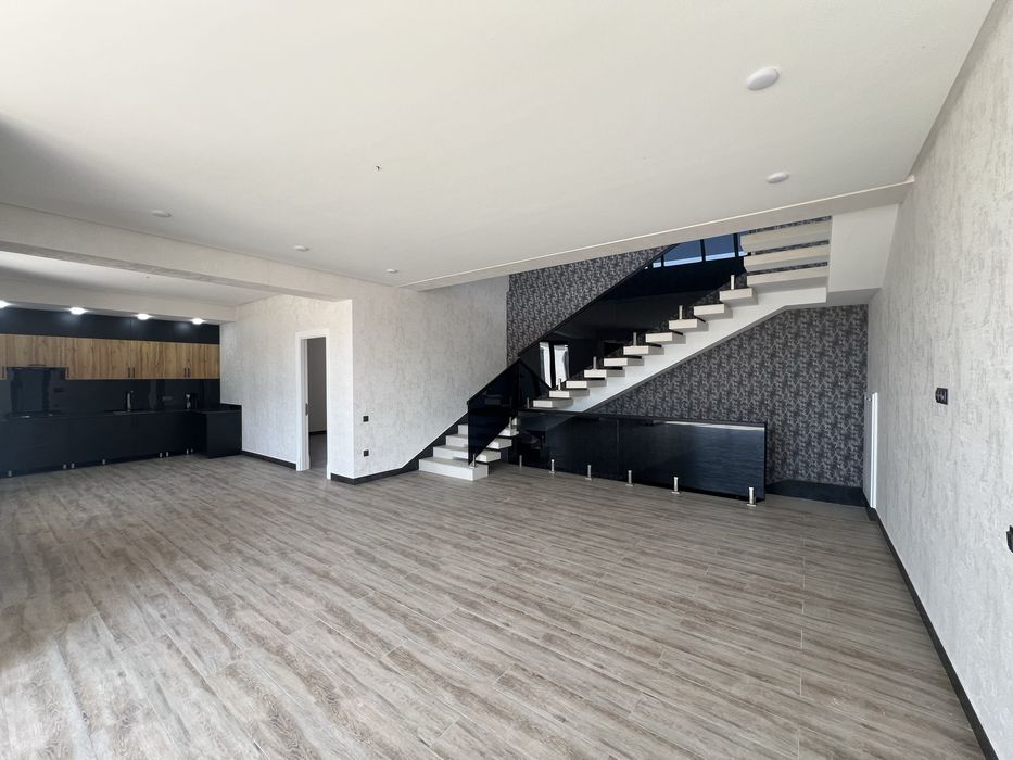 Продаеться загородный дом(дача), 5 соток, евроремонт, абсолютно новый