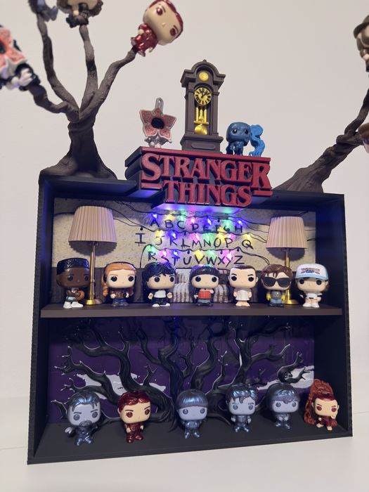 Suport etajera stand LED figurine Stranger Things kinder will