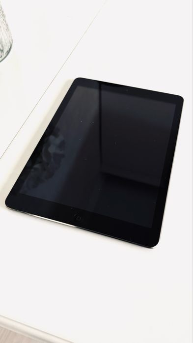 Продам Apple IPad Air 16 ГБ