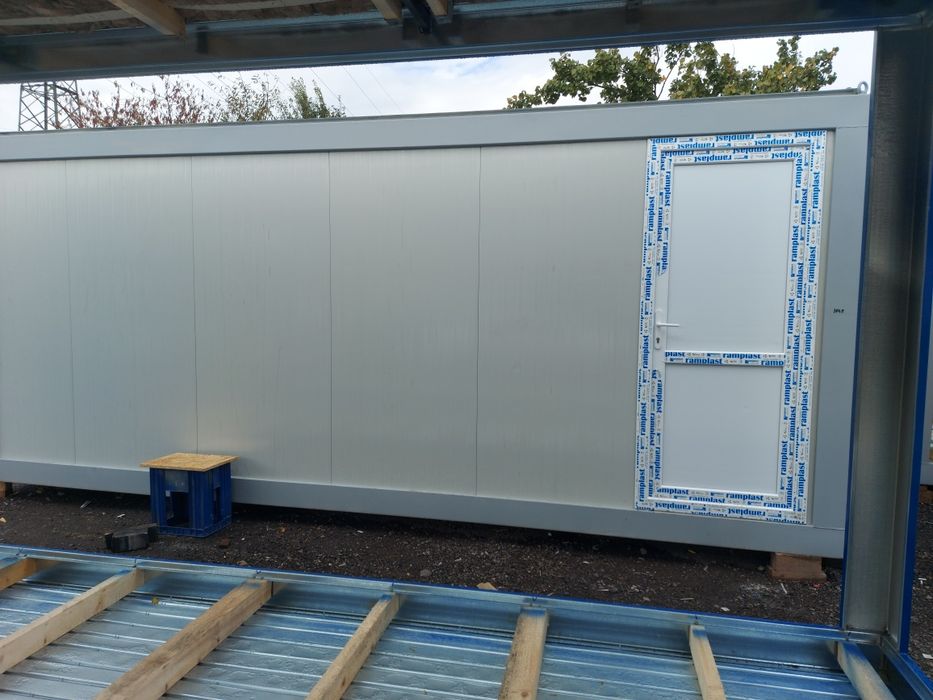 Vand container modular cu grup sanitar propriu