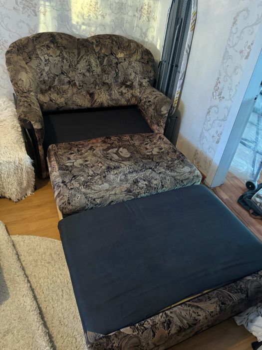 Диван-кровать раскладной в хорошем состоянии