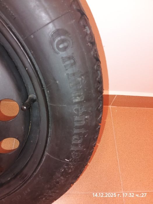 Продавам резервна гума за БМВ 1 (Е87)