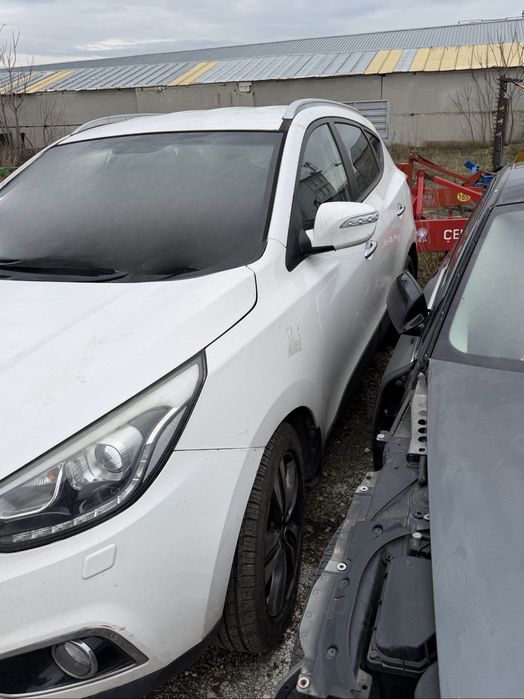 На части 2014 HYUNDAI IX35 2.0 CRDI Dh4A автомат джанти 18”