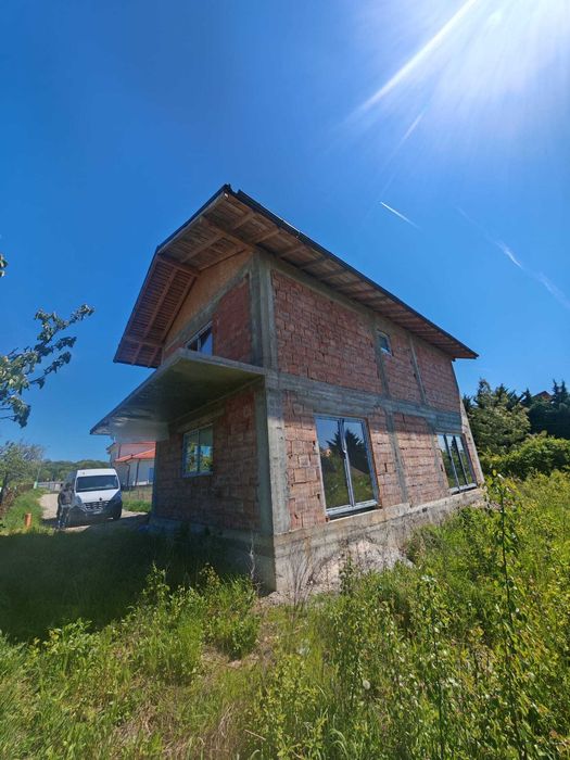 Ploiesti,Cocosesti,Casă la roșu, P+E, 190 mp, teren 500 mp,zona selecta.