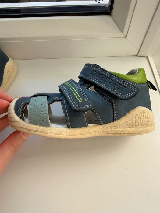 Продам детские сандали