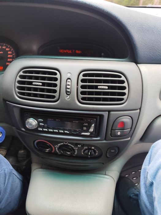 Продавам Рено Сценик 2000 г