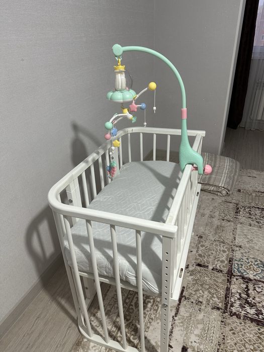 Продам детскую кроватку-манеж.