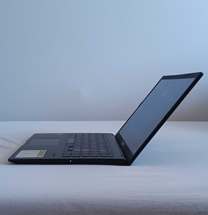 Laptop Asus Vivobook R1500E Intel Core i7-1165G7 8Gb Ram 512Gb SSD
