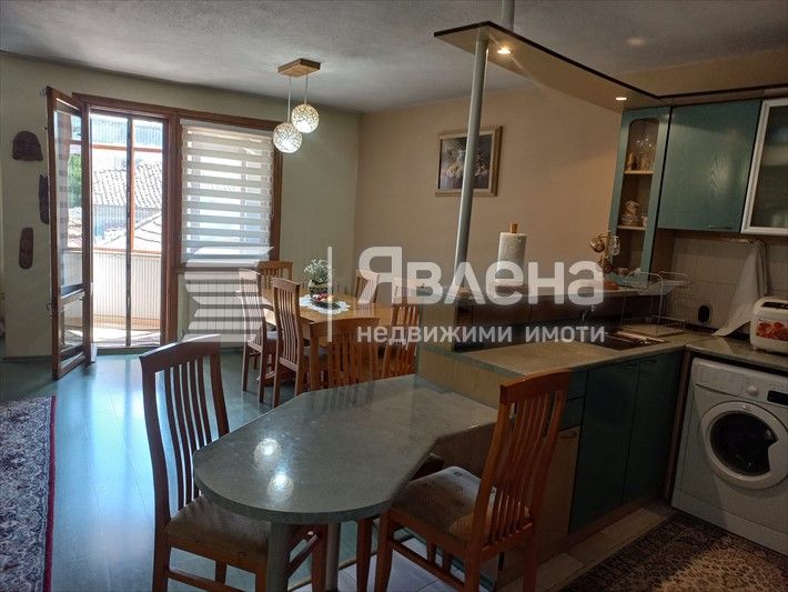 Продава се Къща в Добрич, Център - 235 кв.м за 673 €/кв.м - Снимка #1