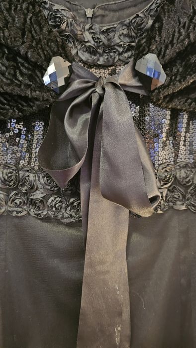 Луксозна дълга черна вечерна рокля