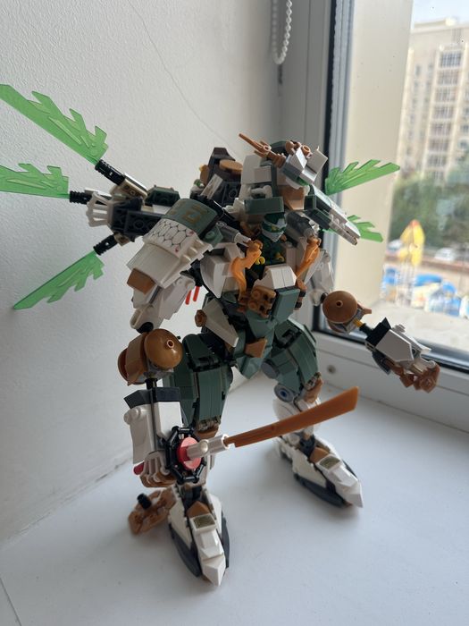 Lego робот собранный