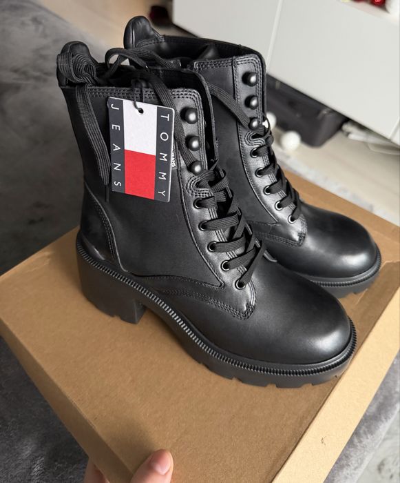 Tommy Jeans ghete cu tocuri si fermoar din piele neagra marimea 37 noi