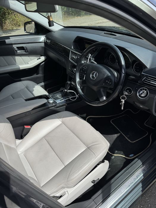 Mercedes E class volan drepta