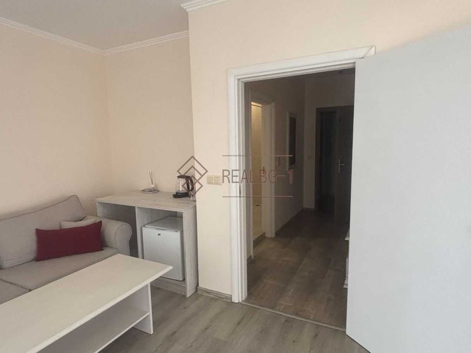 Просторен апартамент в луксозен комплекс до Двореца в Балчик