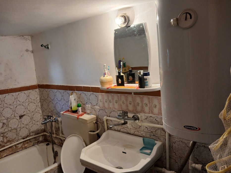 Vand  proprietate  la tara
