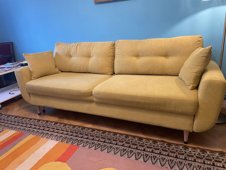 Canapea extensibila galbena cu tapiterie plusata