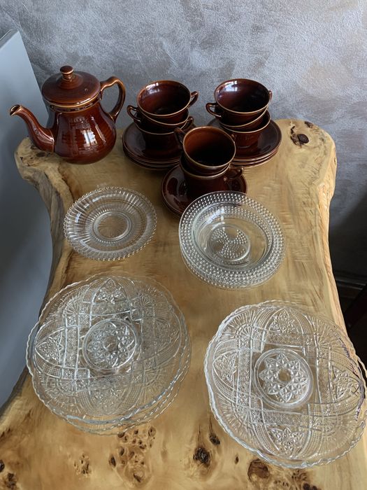 Set ceai( cafea, farfurioare 5 intinse , 3 castronele