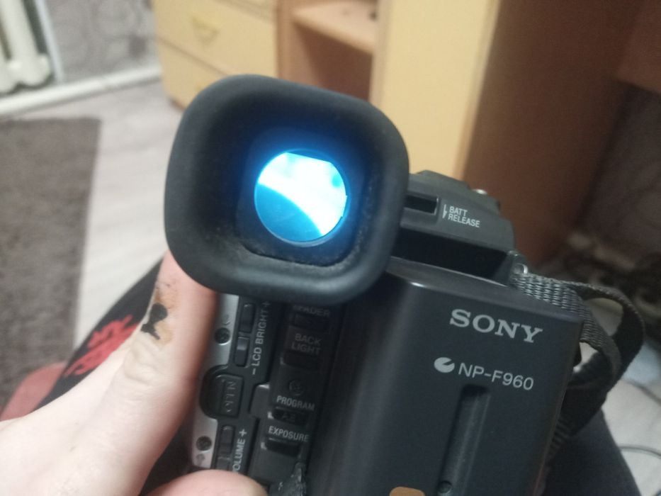 Видео камера продаю