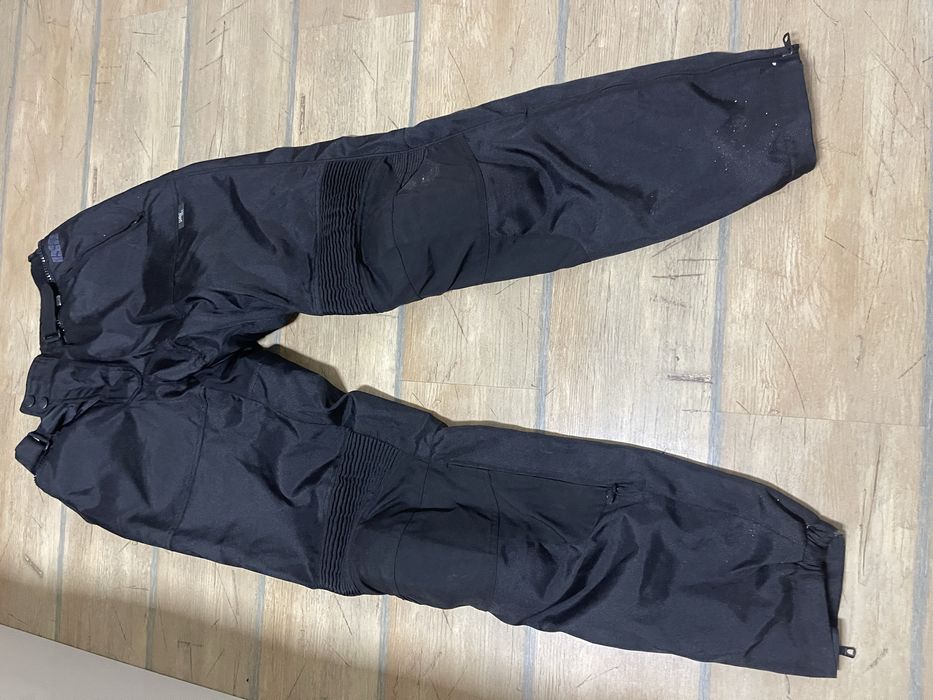 Мото-панталон……..