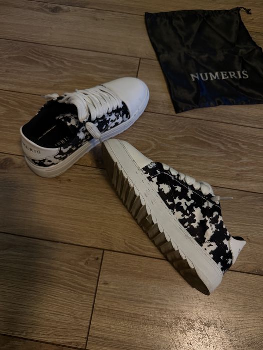 Sneakers Numeris alb/negru – Mărimea 44 – Noi