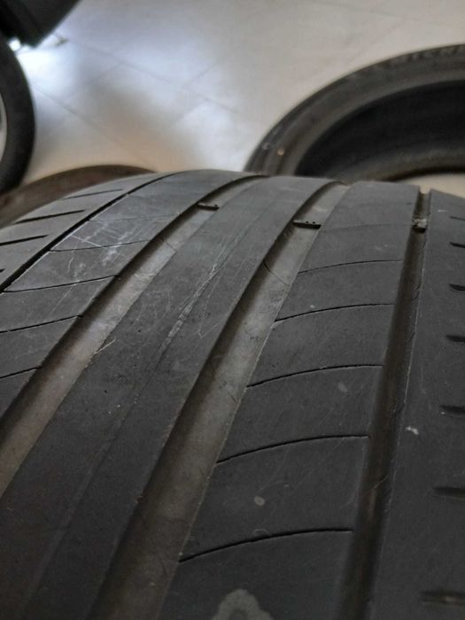 Set anvelope 2x MICHELIN 255/45 R19 vara PILOT SPORT 4 SUV  cu 2x MICHELIN 245/45 R19 PRIMACY 3 vara