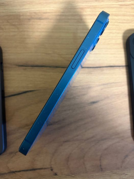 Продавам iPhone 13 – 128 GB