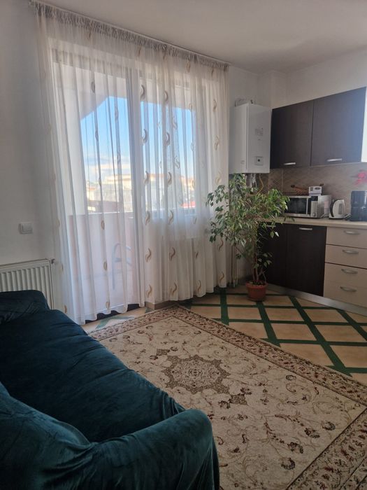 Inchiriez apartament