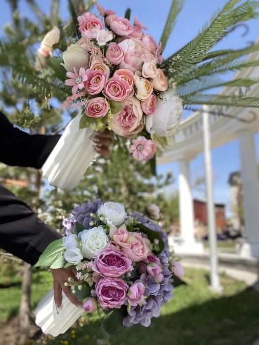 Декоративные искусственные цветы композиции