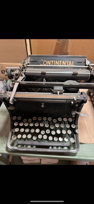 Пишеща машина Continental .