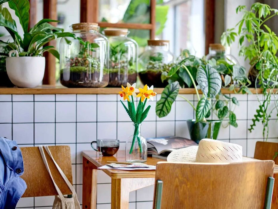 НОВО LEGO Iconic 40747 - Нарциси