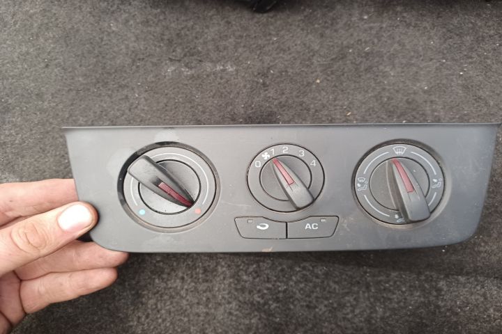Comanda AC 6J0820045 6J0820045 Seat Ibiza a 4-a generatie 6J