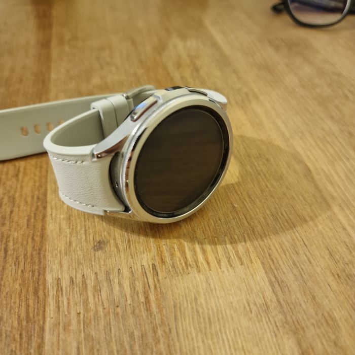 Ceas Samsung Galaxy Watch 4 Classic + Încărcător