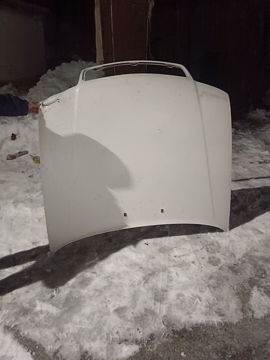 Ауди с4 капот сатылады сол жак бурышы калган жеринин бари зын