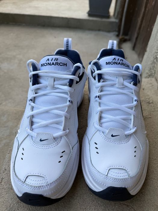Бели мъжки обувки Nike