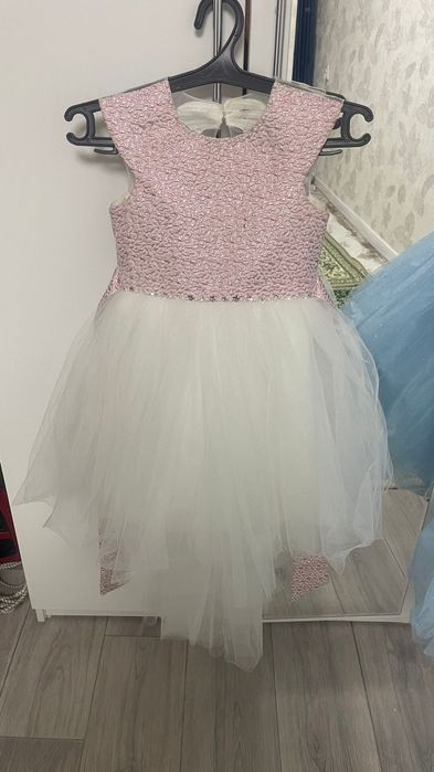 Нарядные платья для девочек