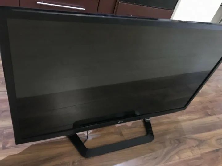 Продам LG телевизор ‘42’