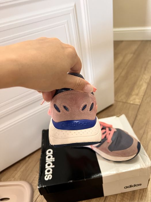 Адидас кроссовки