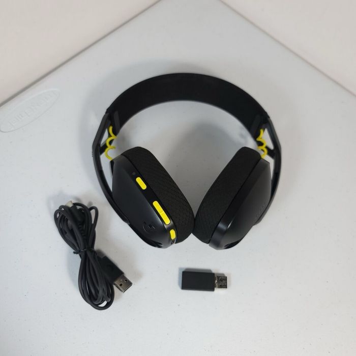 Logitech G435 безжични геймърски слушалки - като нови