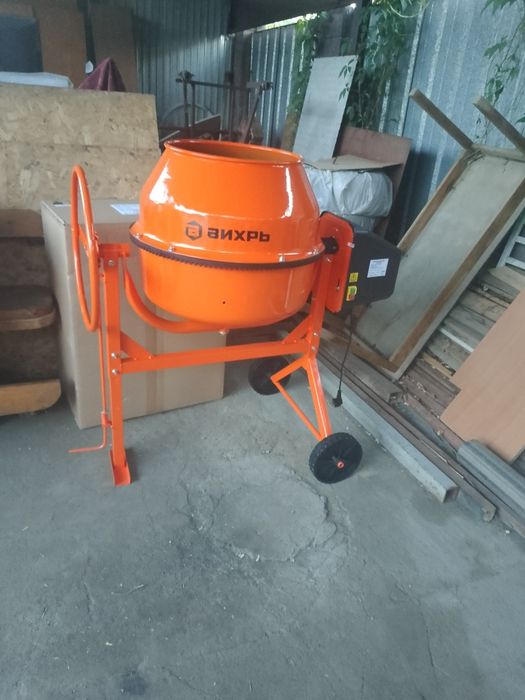 Продам бетономешалку.