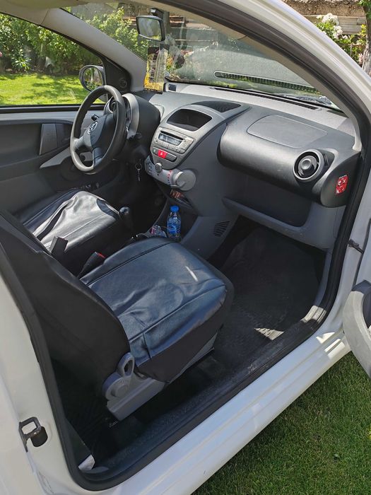 Toyota AYGO, 1.0 куб., 2012 г.