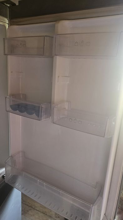 Продам холодильник LG